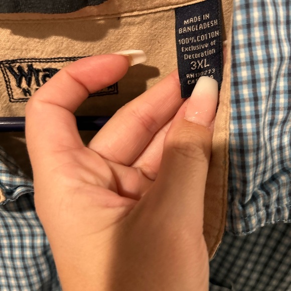 Wrangler Men's Blue Checkered Casual Shirt - Picture 3 of 4